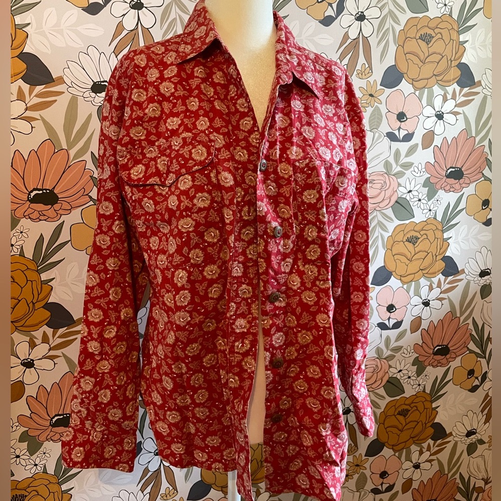 Vintage Liz Sport Long Sleeve Red Flower Button Down Top. Size Medium